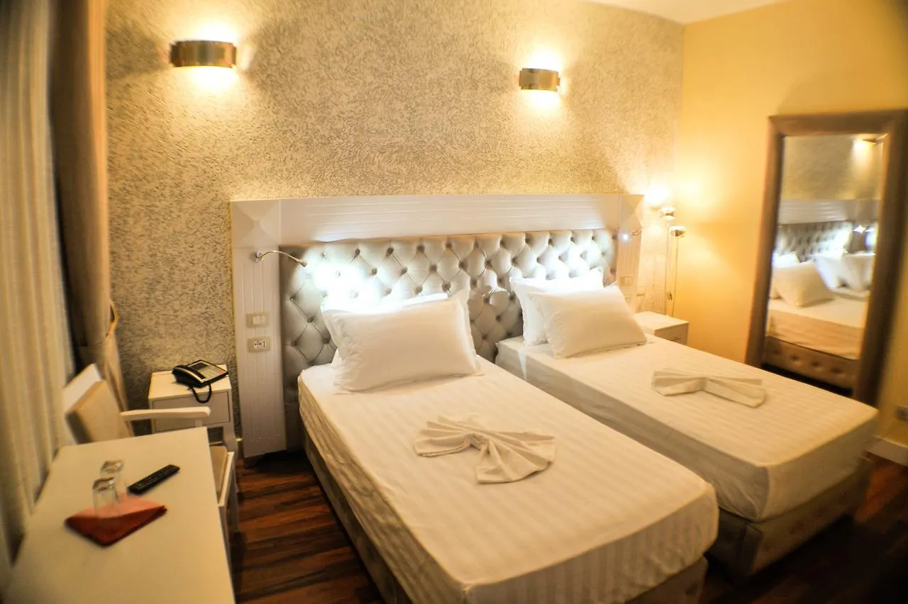 The Red Bricks Hotel Shkoder