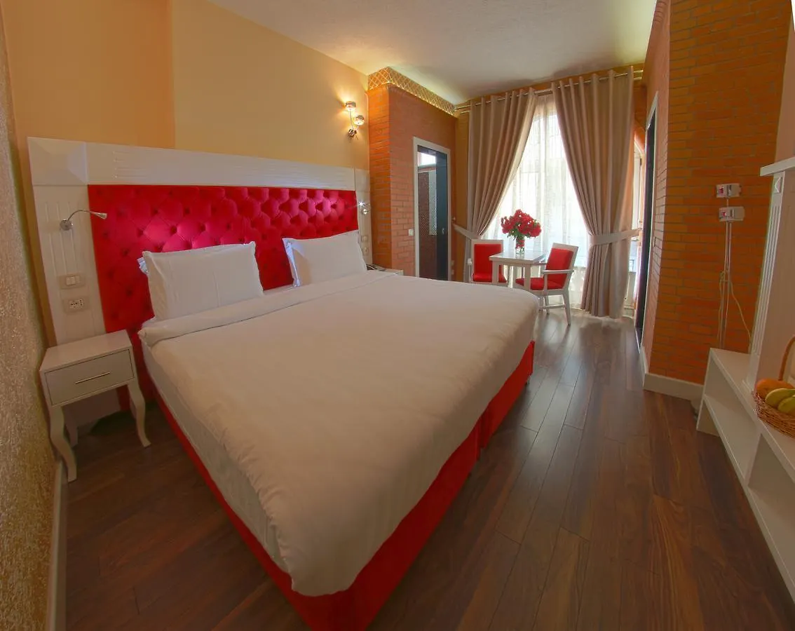 The Red Bricks Hotel Shkoder