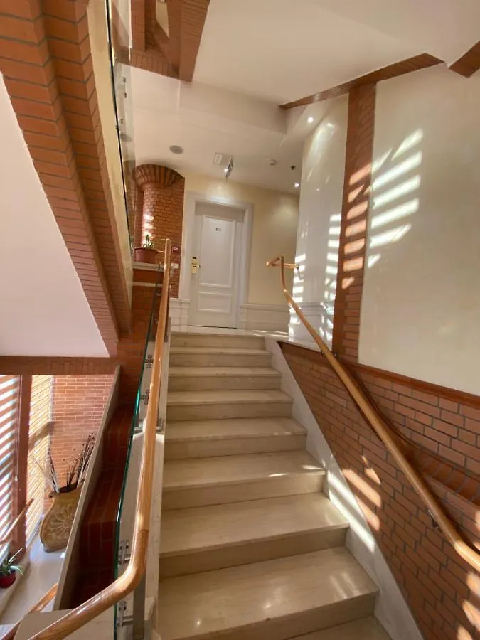 The Red Bricks Hotel Shkoder