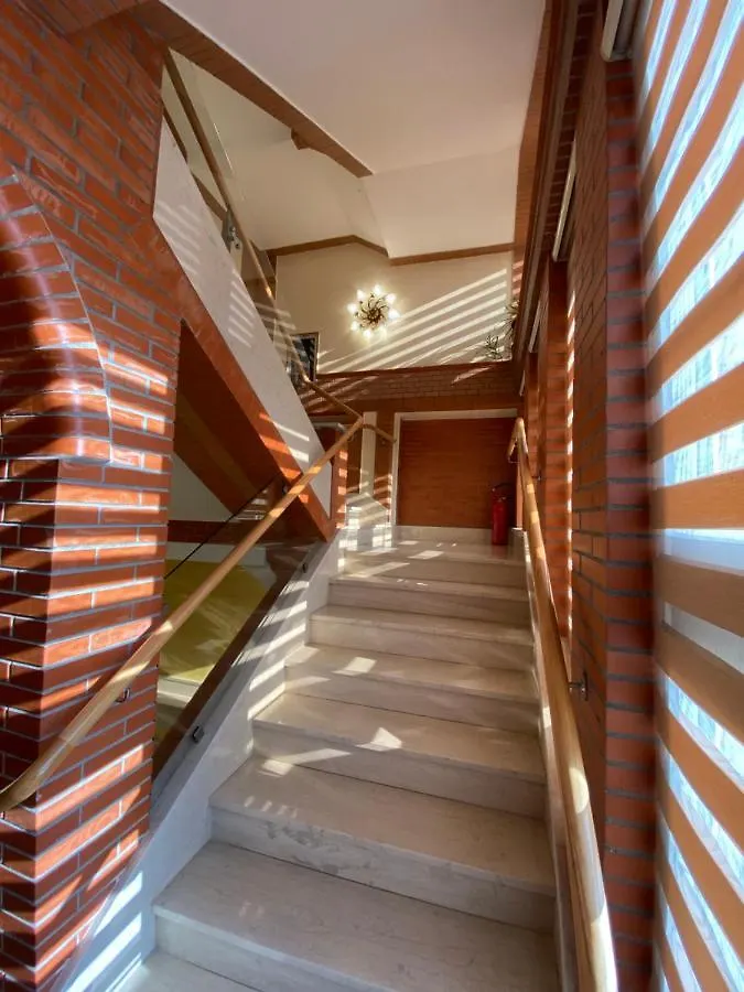 The Red Bricks Hotel Shkoder