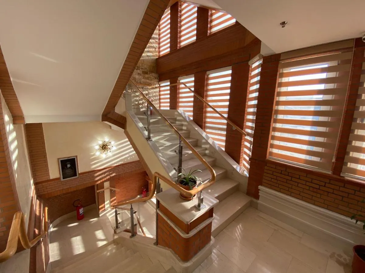 The Red Bricks Hotel Shkoder