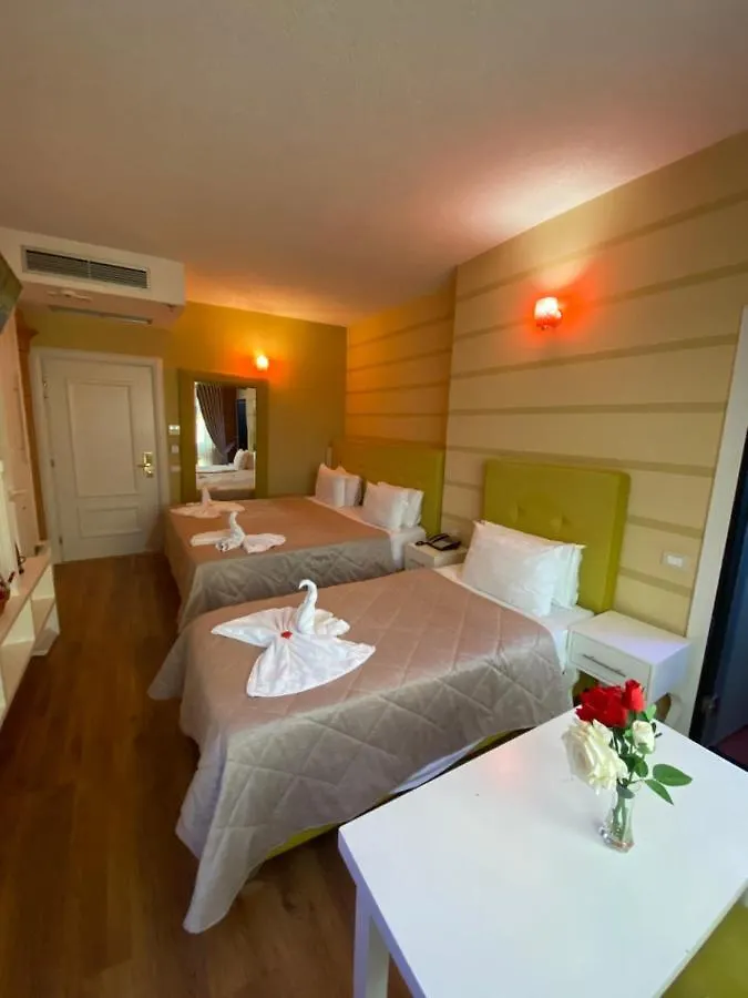 The Red Bricks Hotel Shkoder