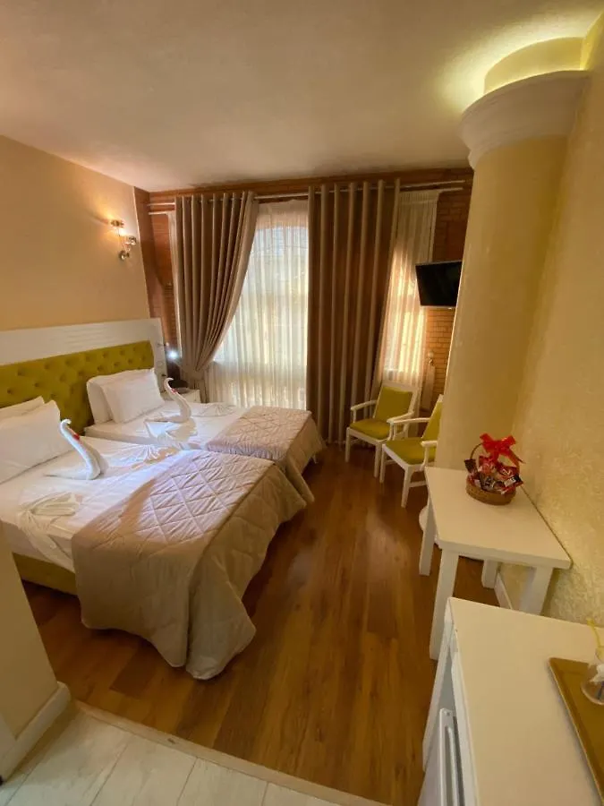 The Red Bricks Hotel Shkoder